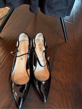 Unisa Black Patent Pointed Mary-Jane Pumps